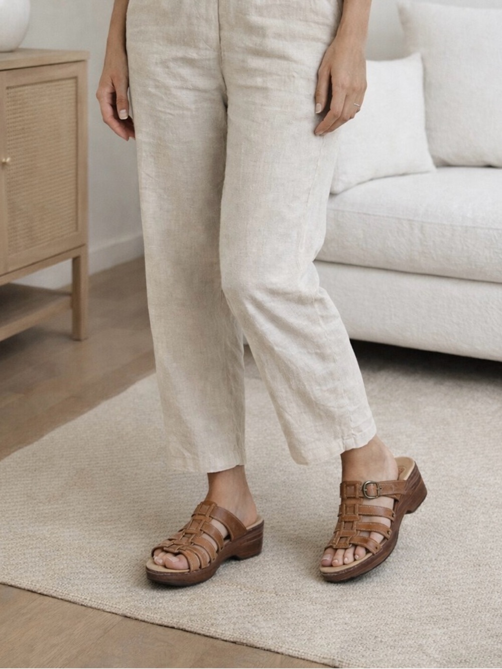 Dansko Brown Leather Strappy woven Comfort Sandals Clogs Size 37